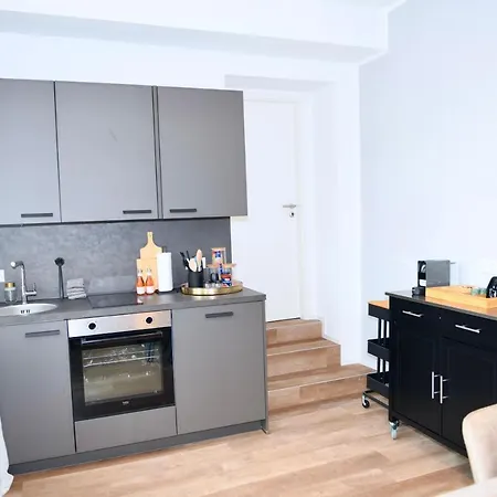 Aix Apartment *